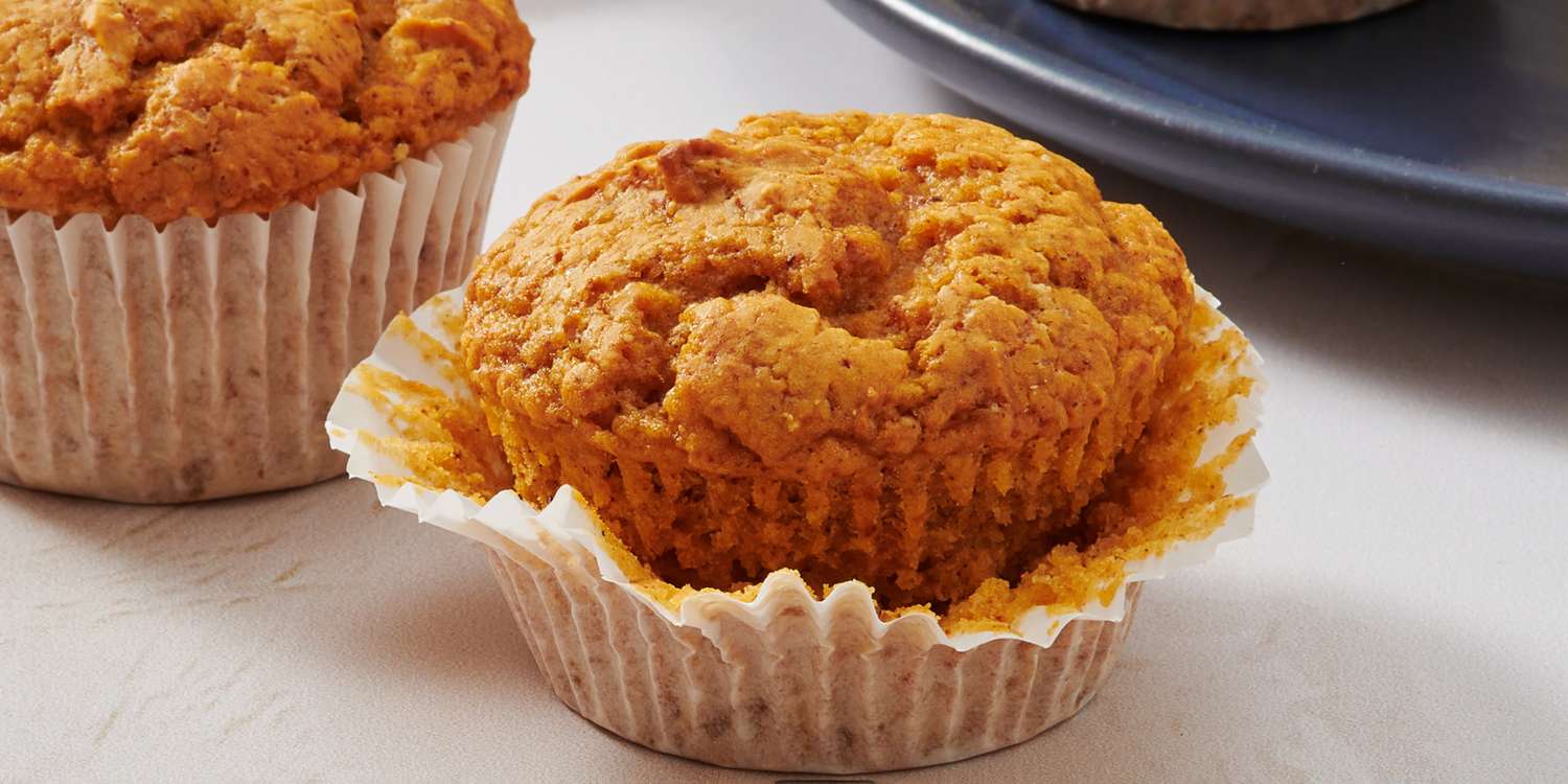 Simple Pumpkin Muffins: No Mixer, Just Delicious Fall Flavor